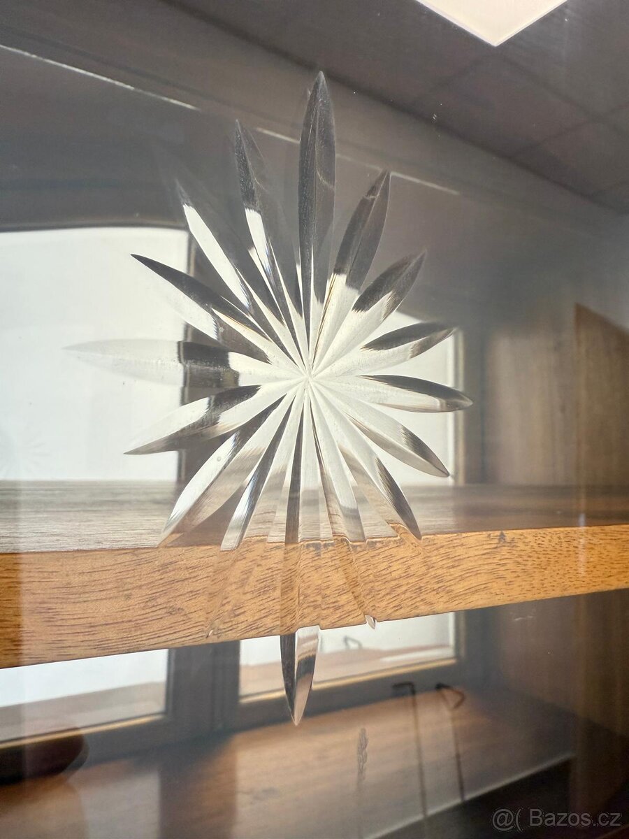 Starožitná komoda s vitrínou - 8