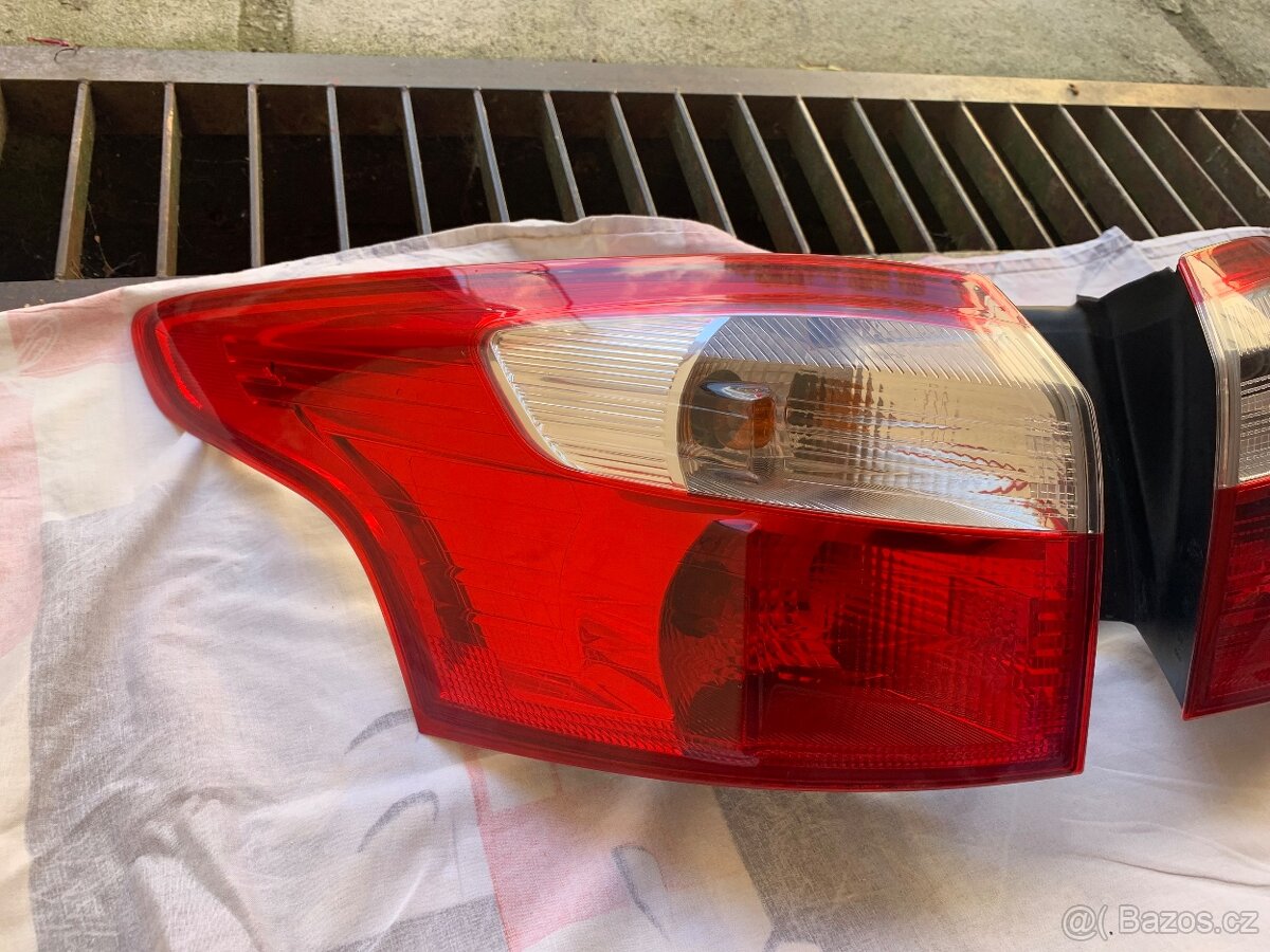 Ford Focus zadní světla - 8