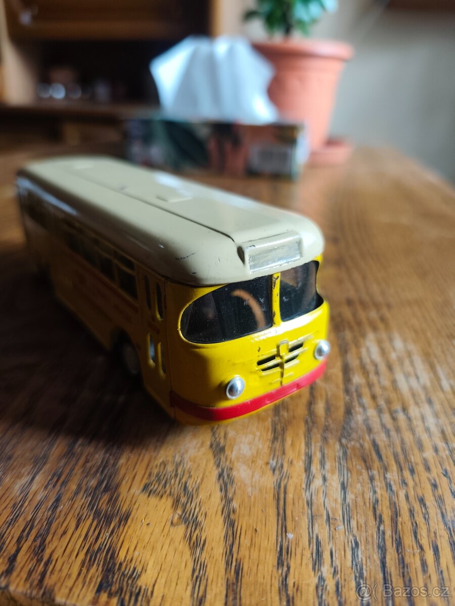 Plechová autička - 8