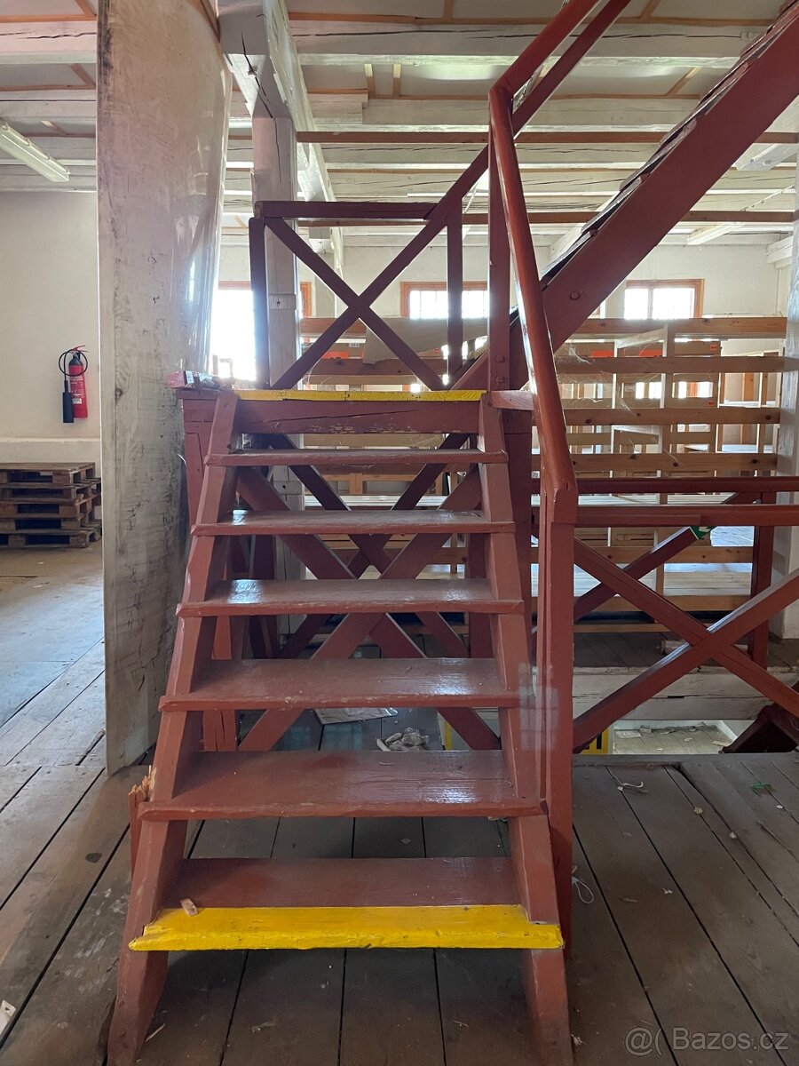 PRODEJ SKLADU UHERSKÝ OSTROH - 8