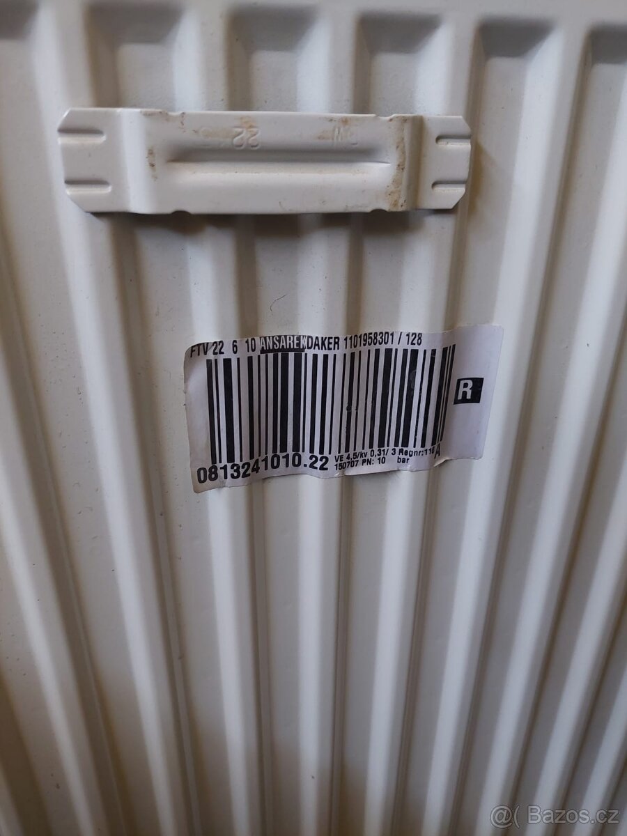 4x deskovy radiator + drzaky + termoventily - 8