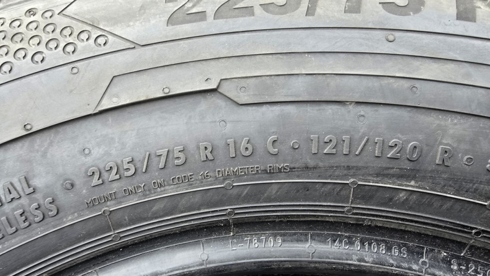 Letní pneu 225/75/16c Continental - 8