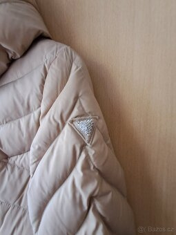Dámský zimní kabát Guess S - 8