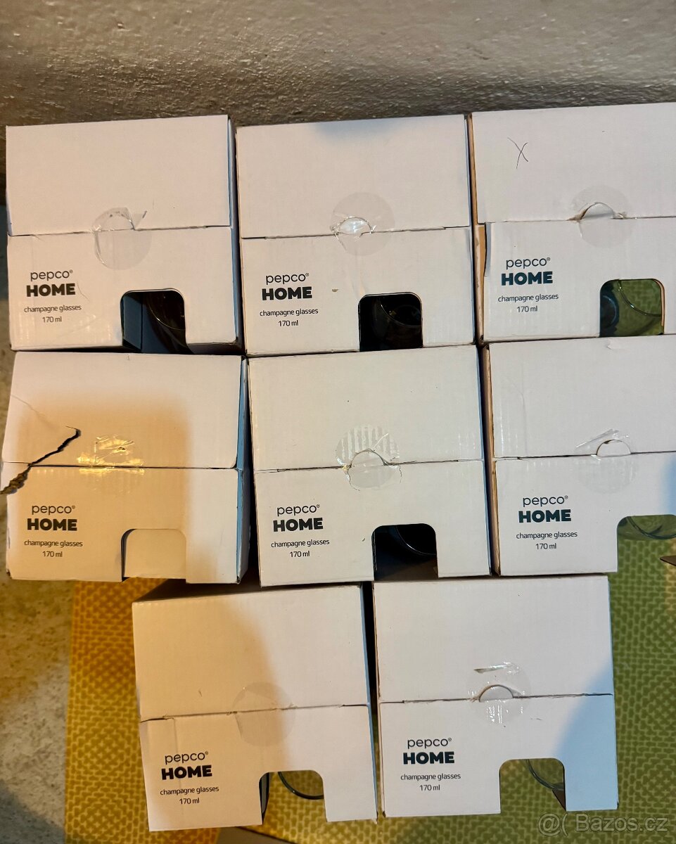 Karafy, skleničky na vodu, víno, šampaňské - 8