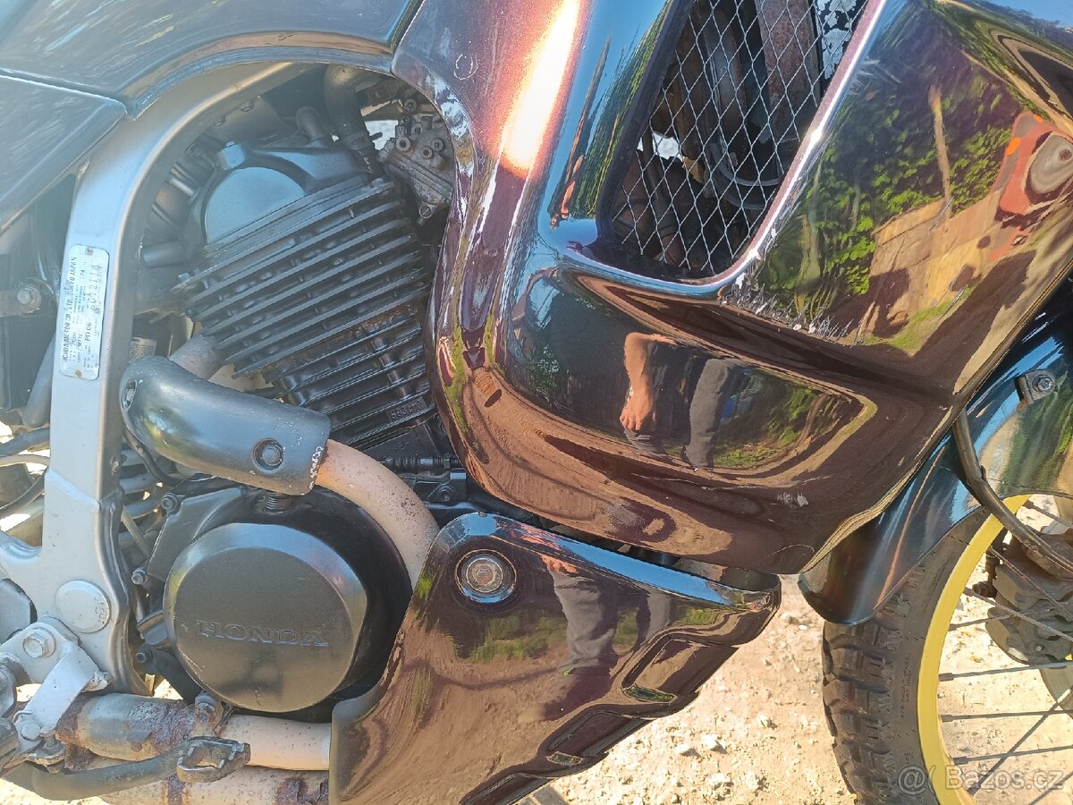 Honda Transalp XL 600V, byla ukradená v noci na 12 srpna - 8