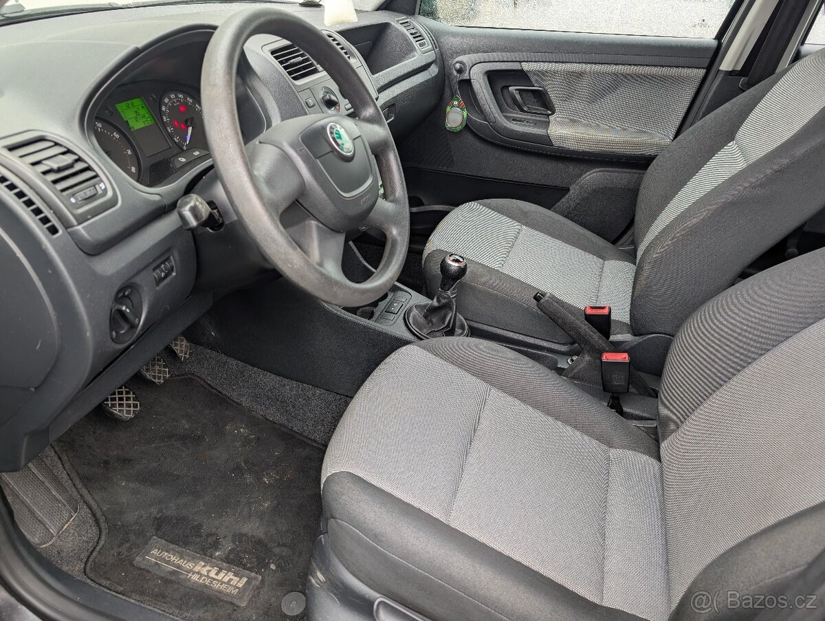 ŠKODA FABIA II COMBI 1.4 16V 63KW 2011 TAŽNÉ - 8