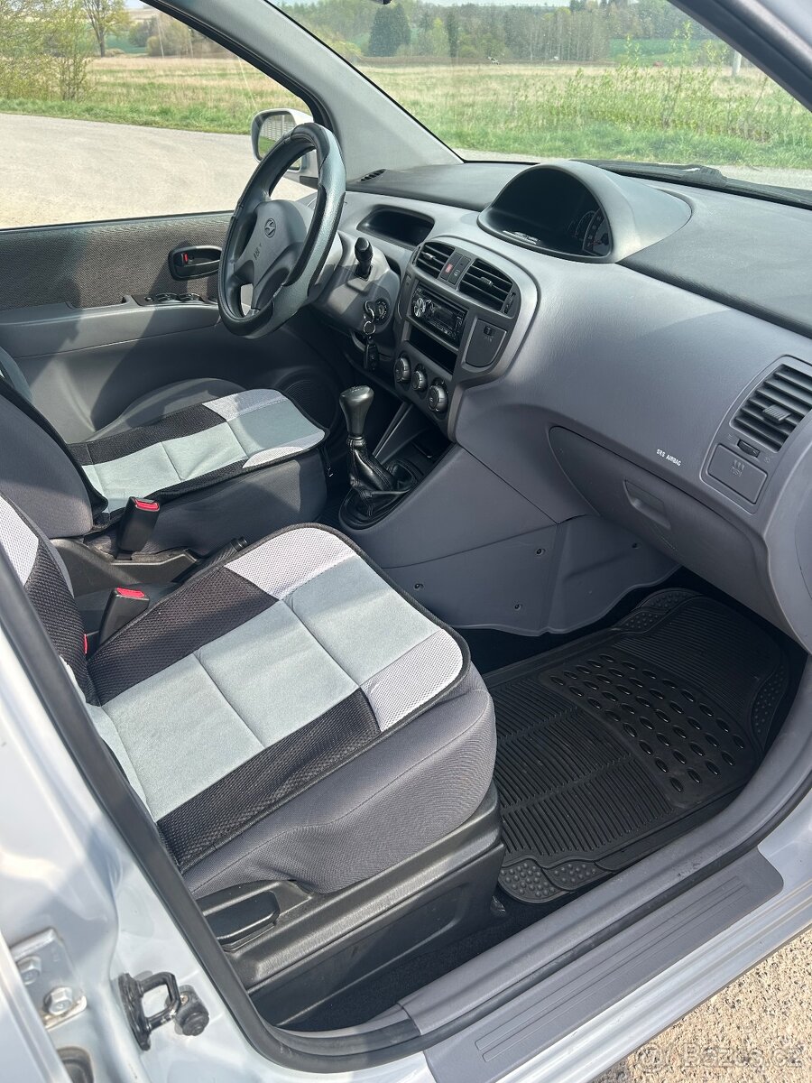 Hyundai Matrix 1,6 - 8