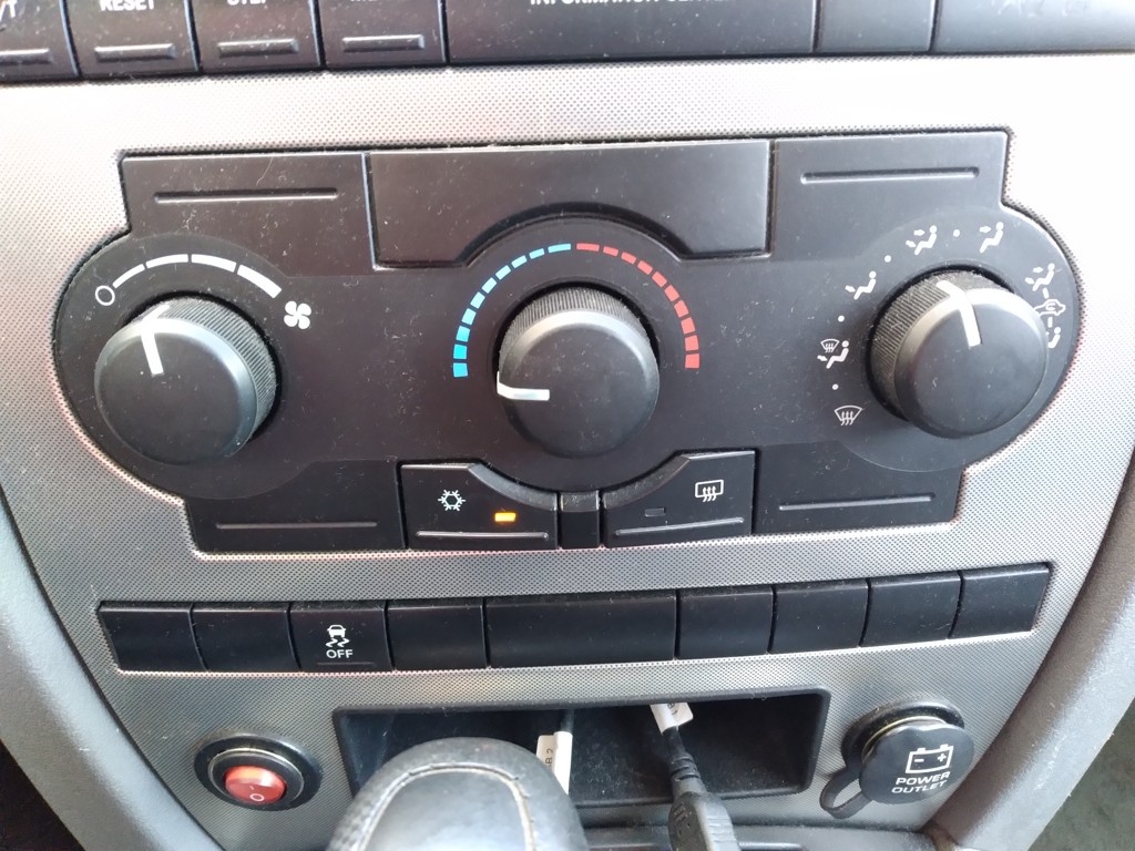 JEEP GRAND CHEROKEE 3.7 V6 LAREDO - 8