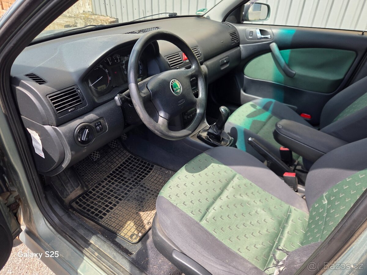 Octavia Combi 1.6 75kw r.v.02 vybava - 8