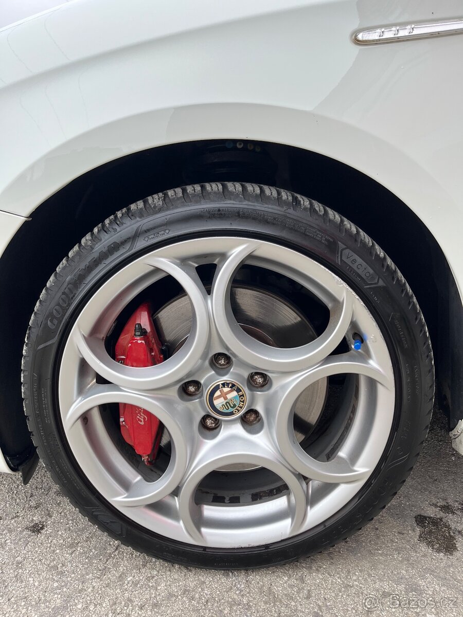 Alfa Romeo Giulietta 1.6 JTDm Šport = 196531km, 2011 = - 8