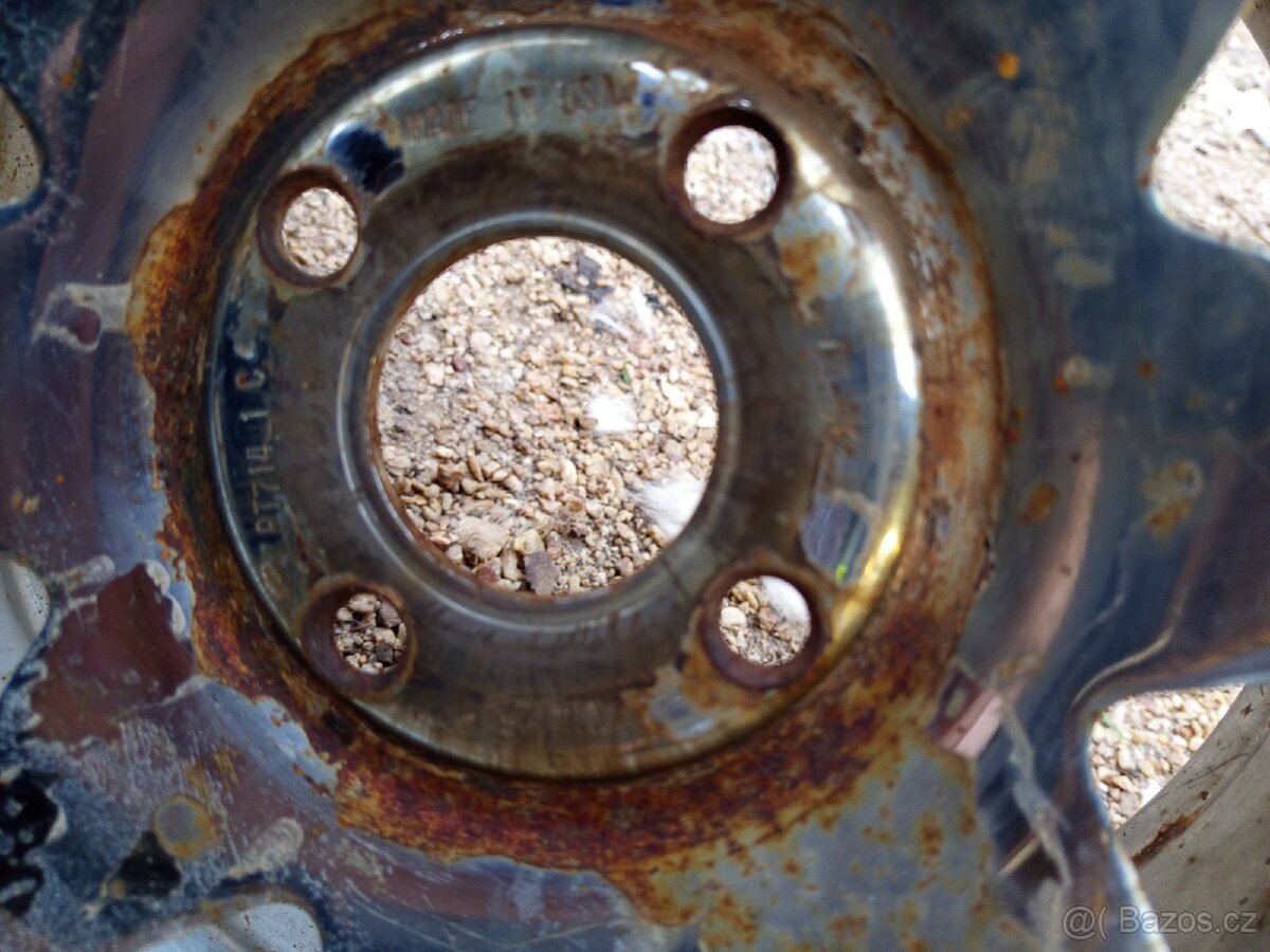 Prodám náhradní díly škoda 120l - 8