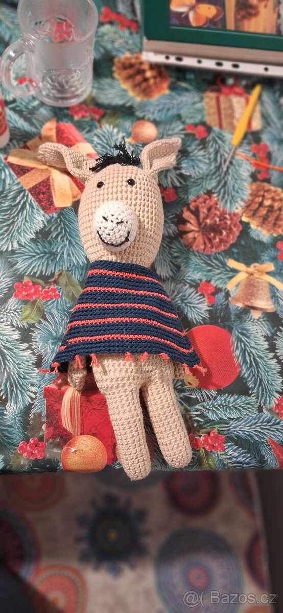Háčkovaný oslík s háčkovanou dečkou - 8