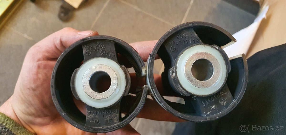 Originální držáky, konzole, hadice, sání apod Mercedes-Benz - 8