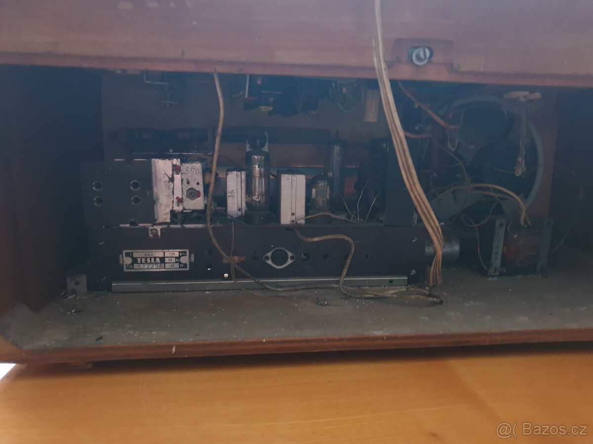 Staré rádio - gramofon + desky - 8