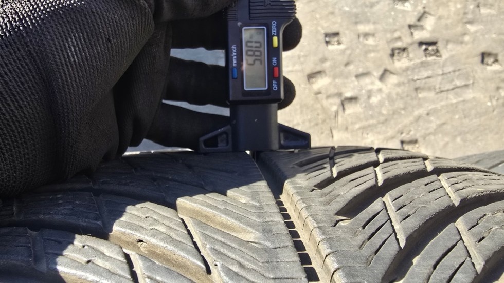 Zimní pneu 265/40/20 Michelin - 8