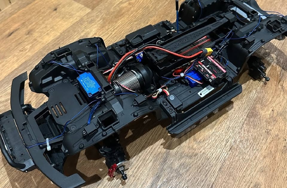 Traxxas Bronco 2021 - luxus stav - tunning - 8