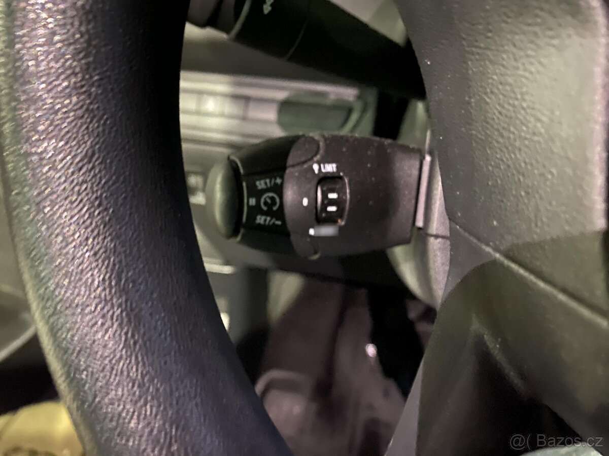 Peugeot 208 1.4i , 70 kW benzín, 2012 - 8