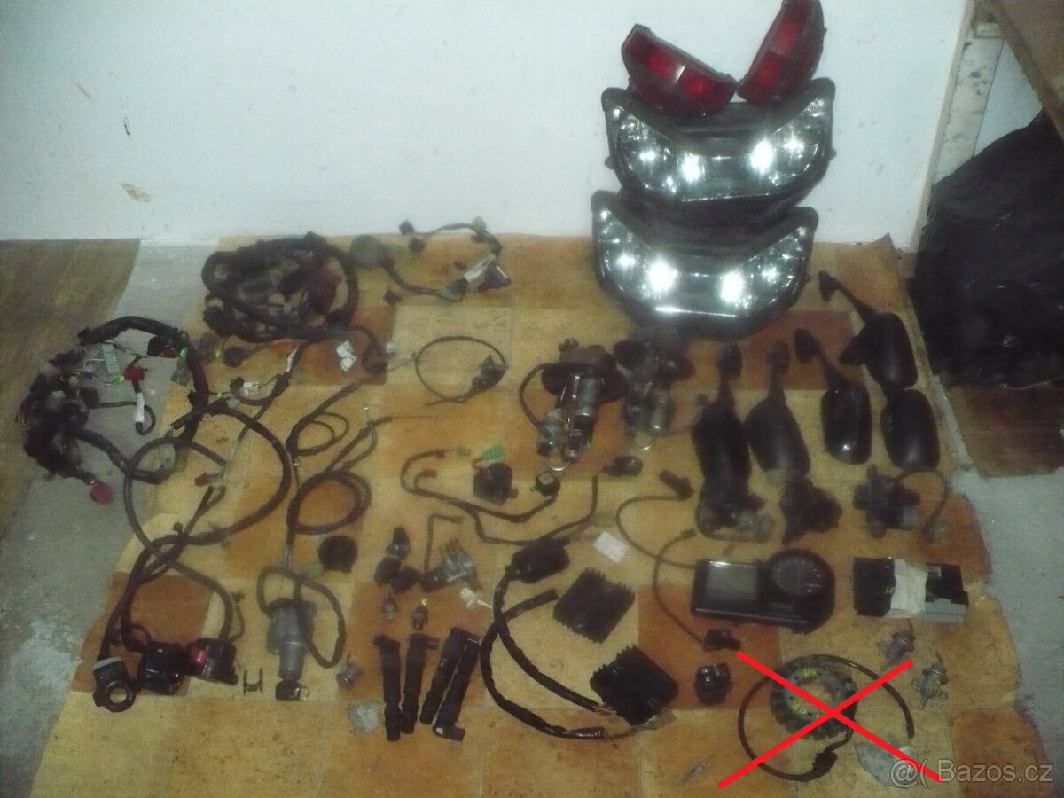 Honda CBR 929/ sc 44e/r. 01 -díly z více moto - 8