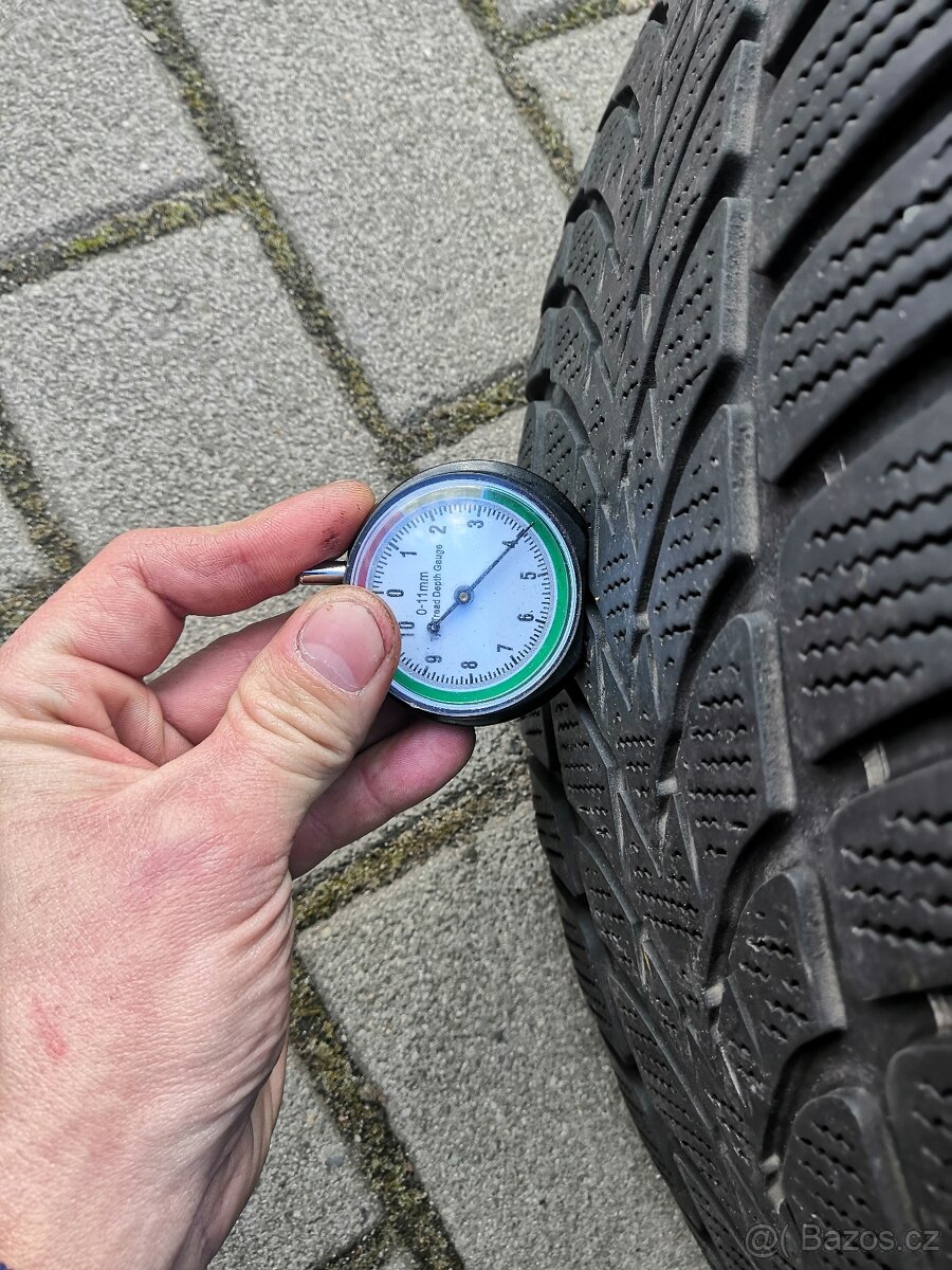 435. Zimní ALU sada R17 5x112 - původně Mercedes - 8