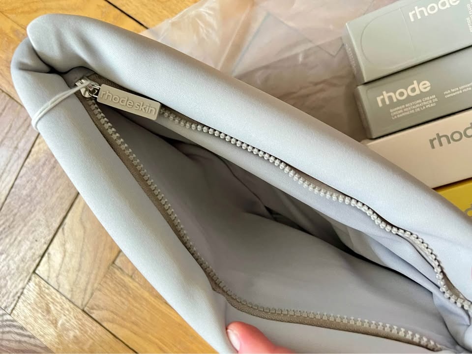 Rhode kit Hailey Bieber - 8