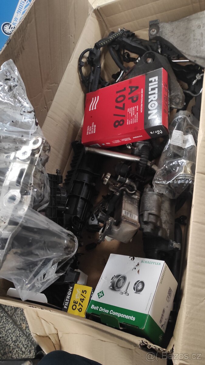 N57d30 alternátor, klimakompressor, intercooler - 8