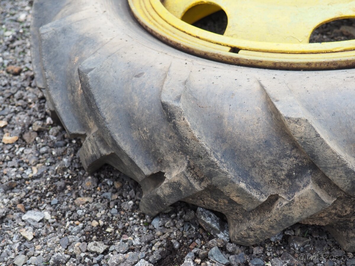 Kola s pneu šípáky Barum 8,3.8-20 - 8