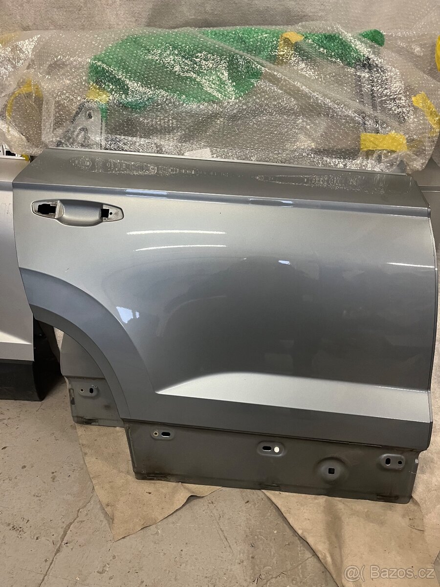 Karoq-kapota,svetla,narazniky,blatniky,dveře. - 8