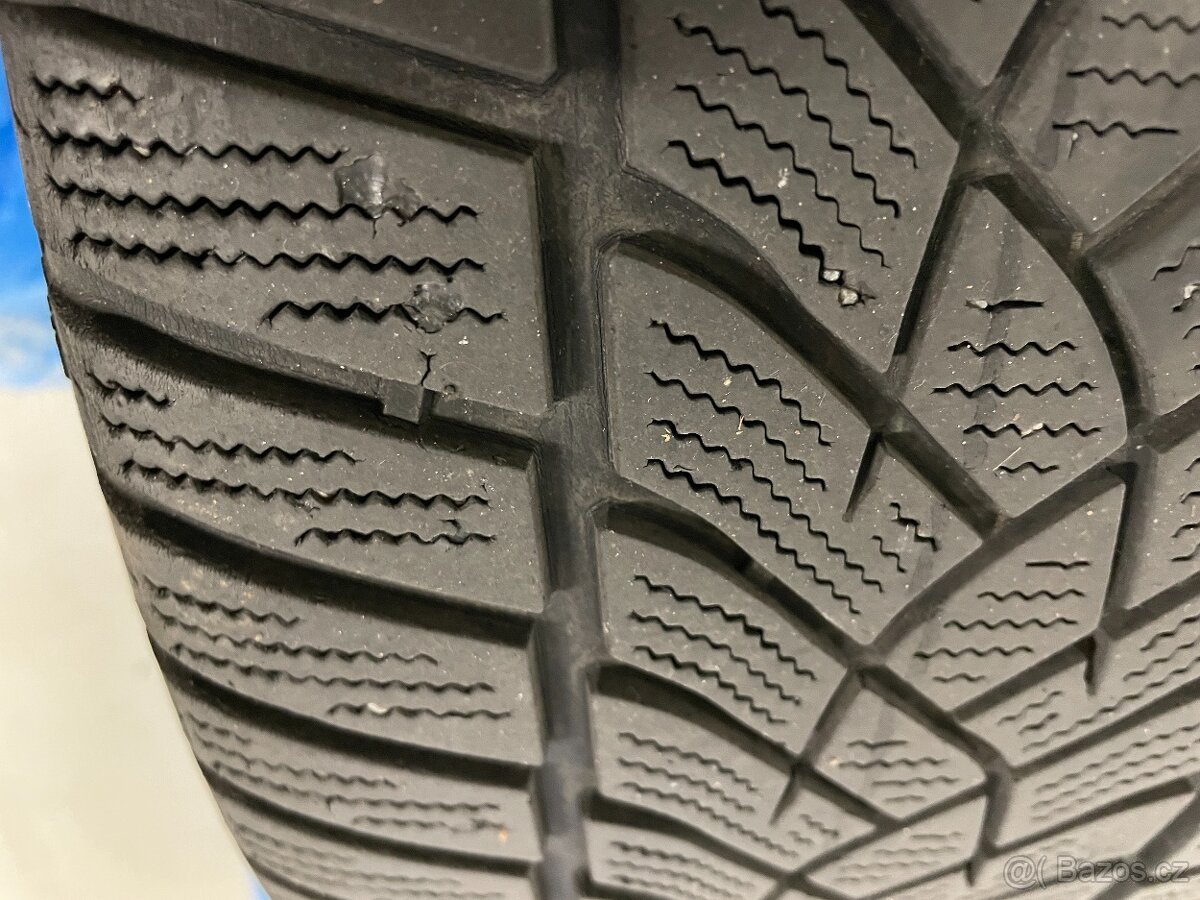 Litá kola Dezent graphite 225/45 R18 na zimních pneu - 8