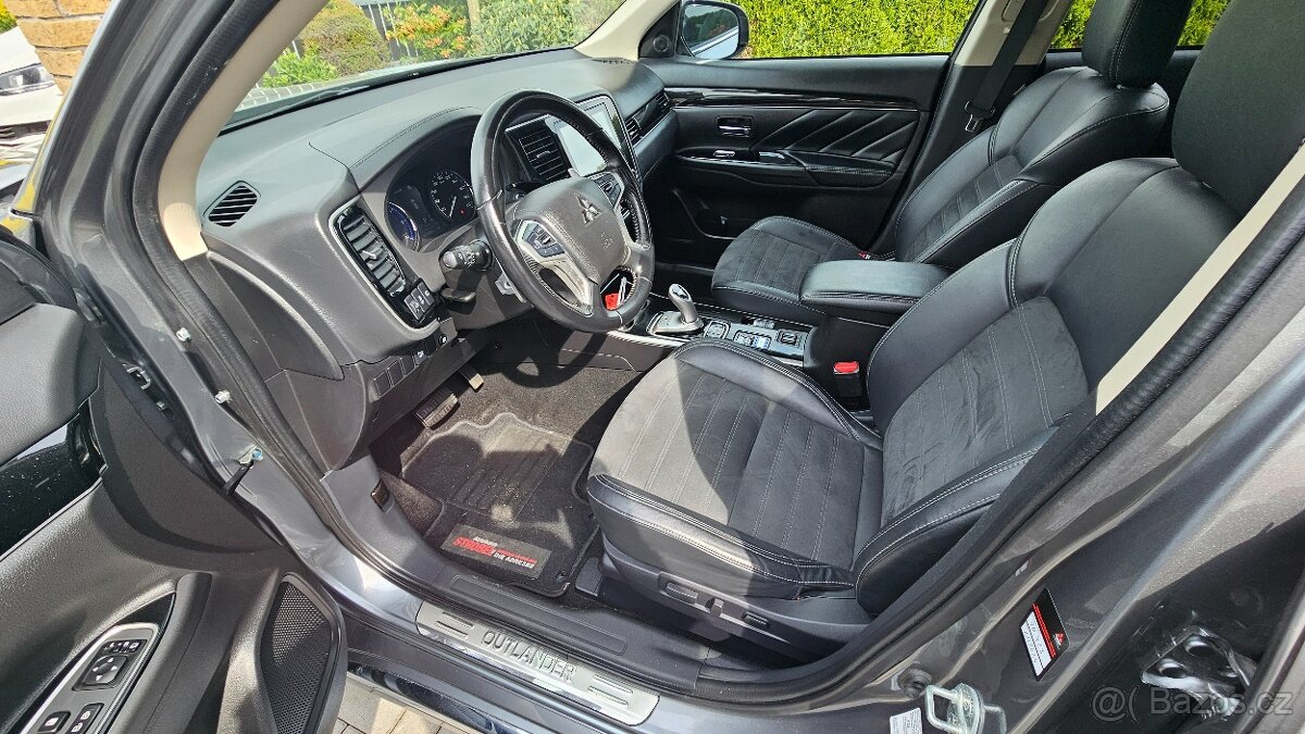 Mitsubishi Outlender 2.4 PHEV 4x4 - 8