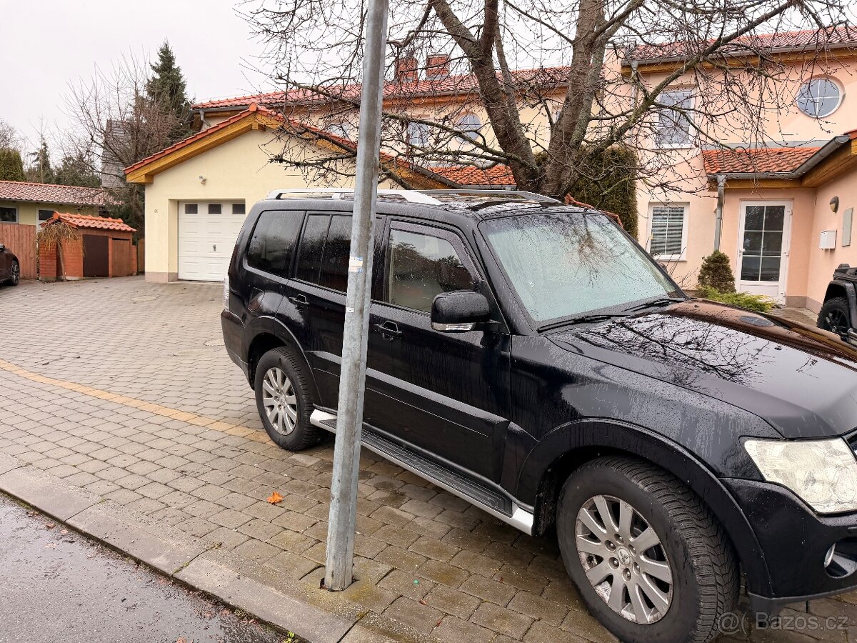 Mitsubishi Pajero - 8