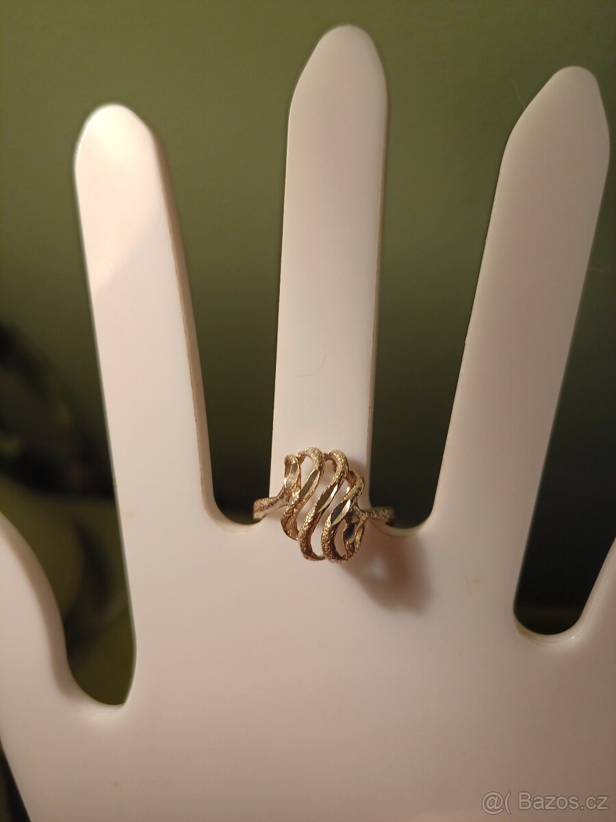 Prsteny - 8