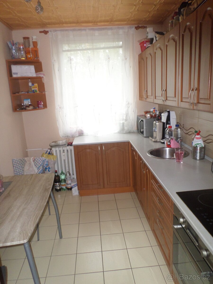 Pronájem bytu 4+1 74 m2 v zalužanské ul., MB - 8