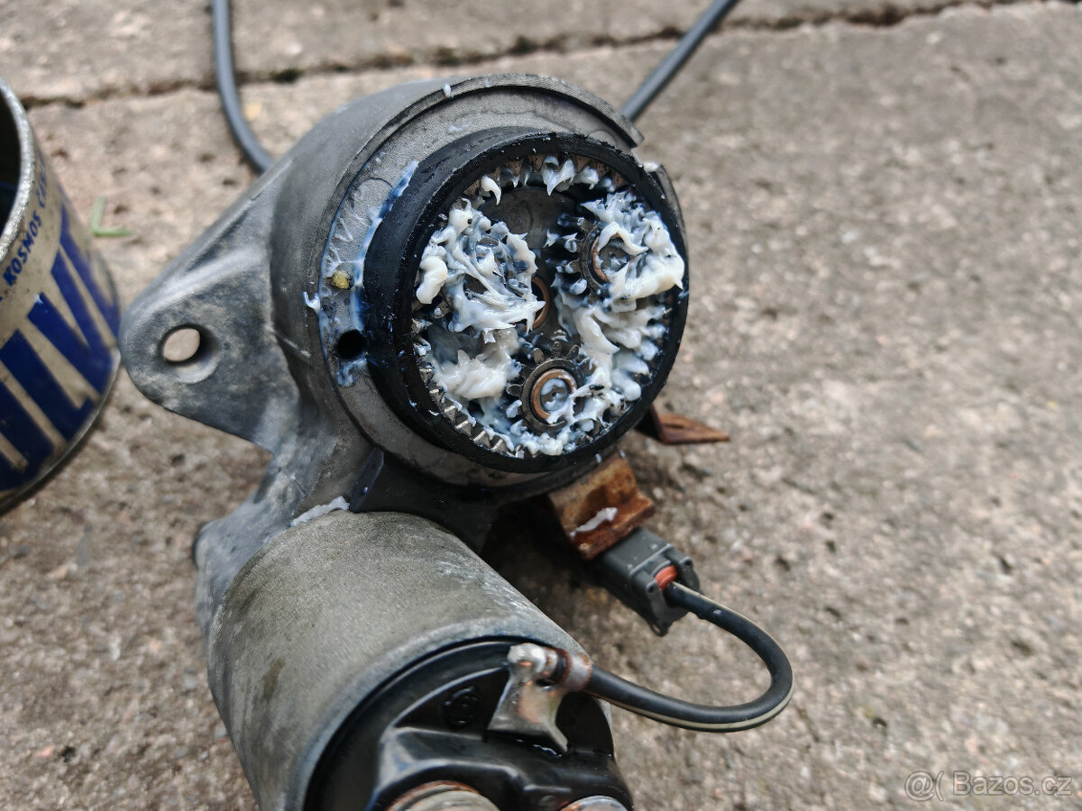 Startér NISSAN ALMERA I II TINO 1.5 1.6 1.8 - 8