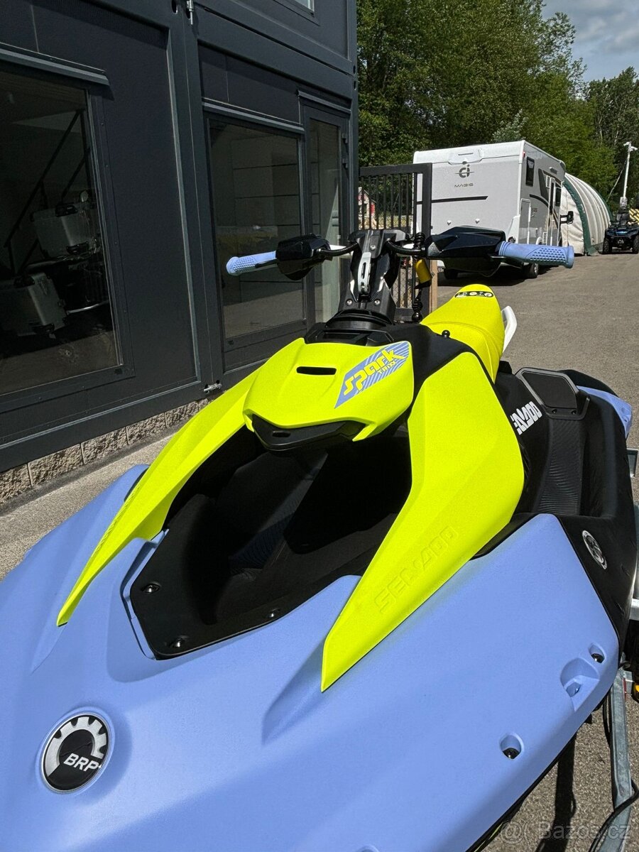 Sea Doo SPARK TRIXX 3-up iBR 90hp modro-žlutý - 8