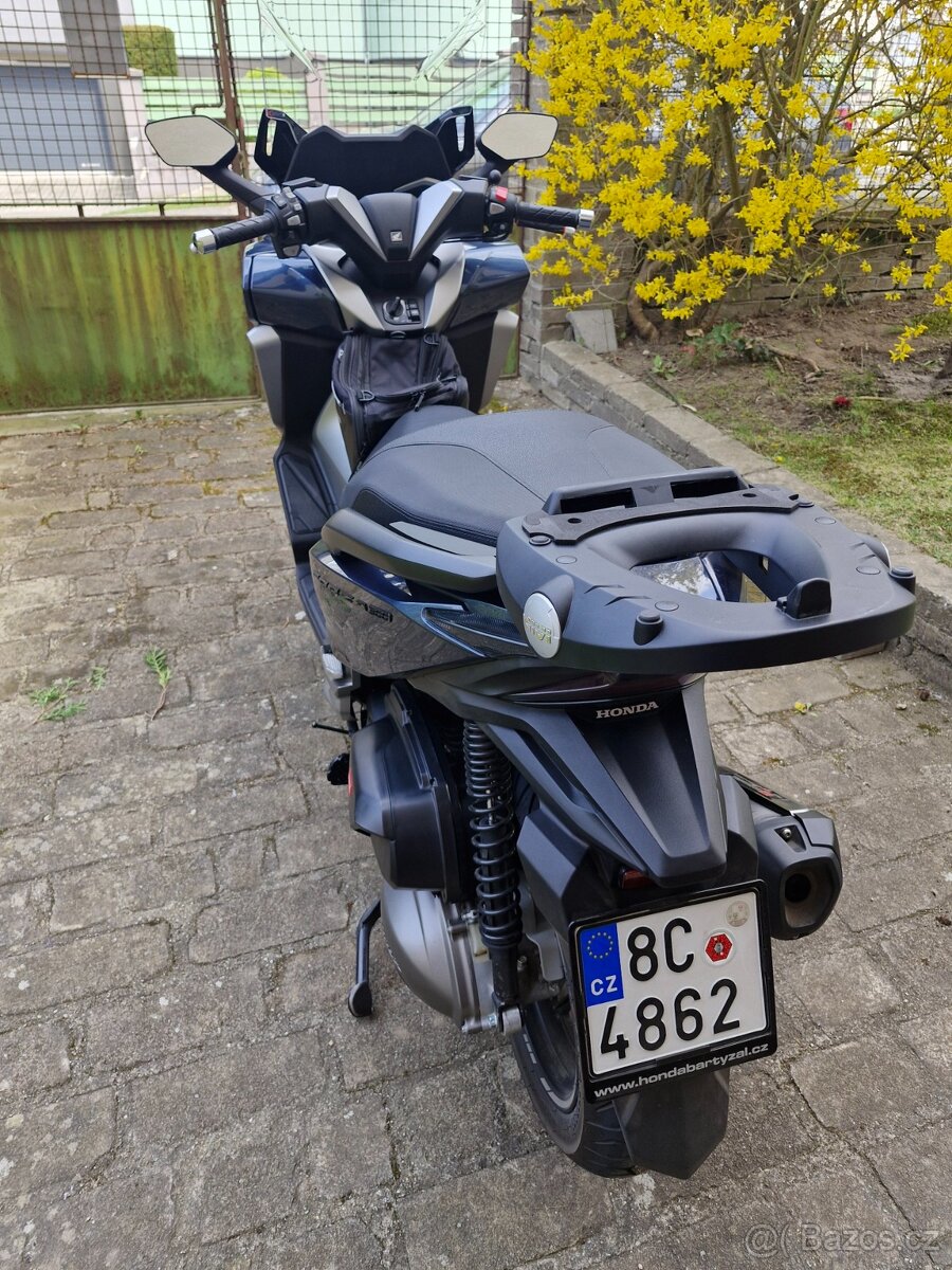 HONDA FORZA - 8