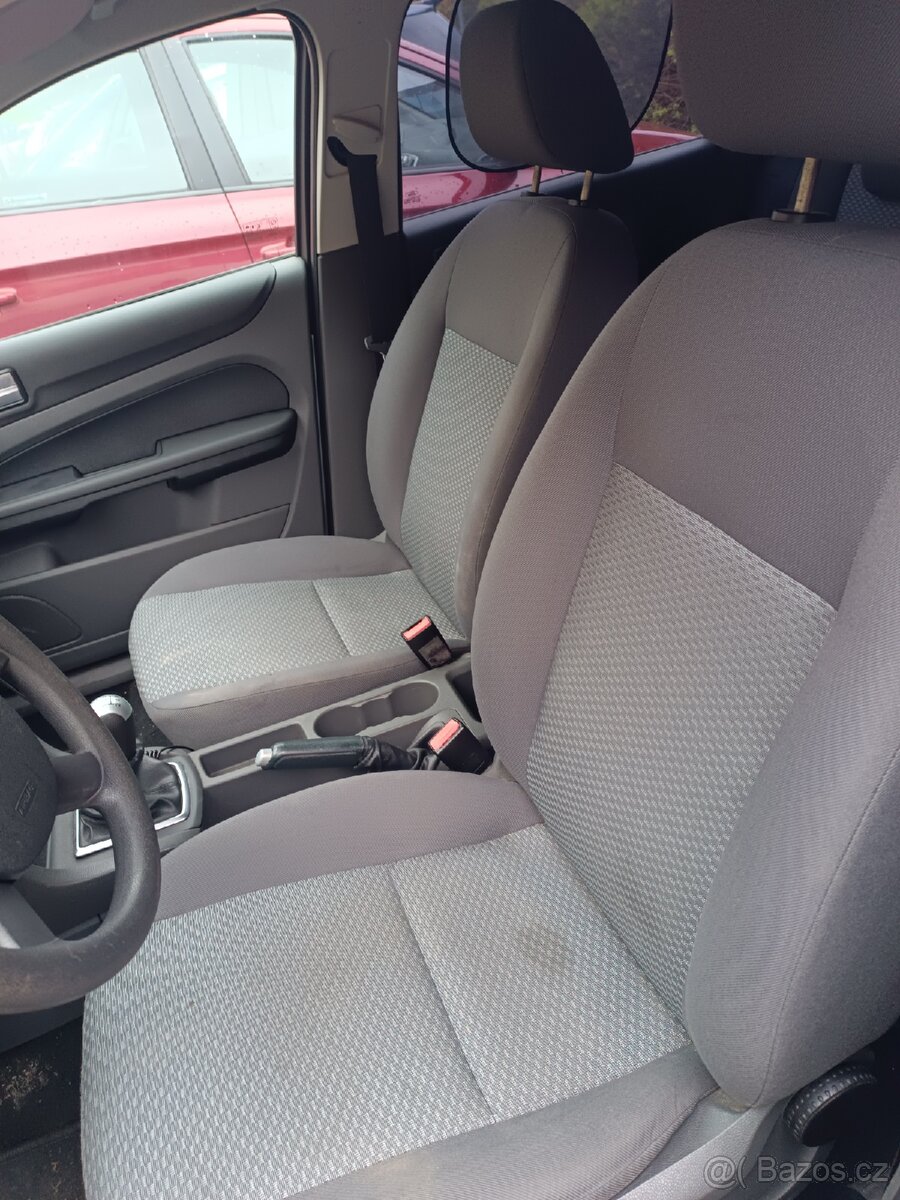 Ford Focus MK II - 8