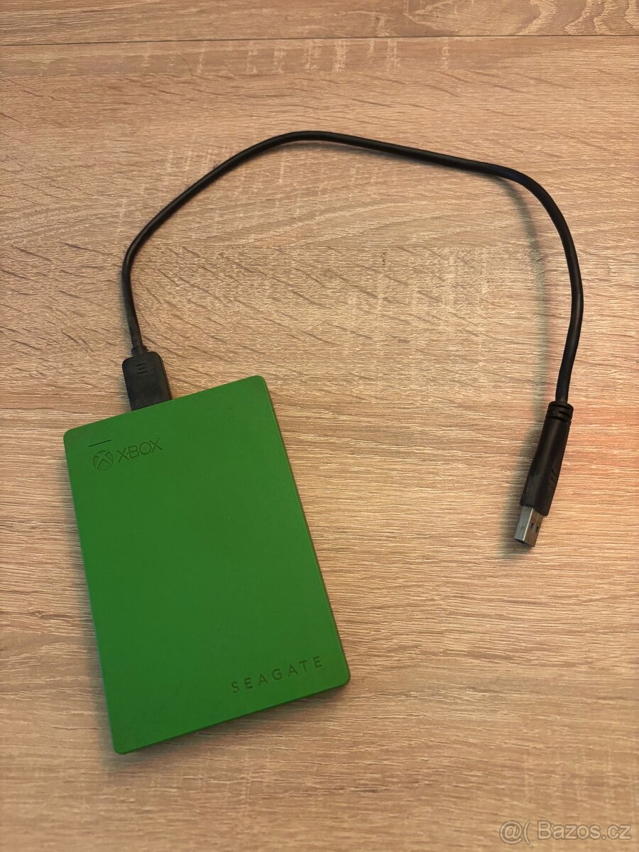 Xbox Series X 1TB + 2 ovladače + Seagate 2TB HDD - 8