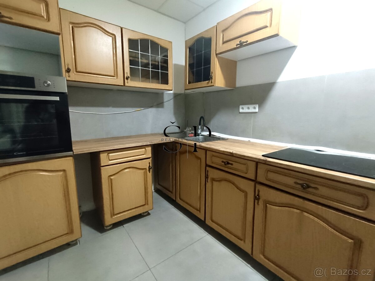 Pronájem bytu 2+1 s lodžií, 70 m² – Sídliště 9. května, Nejd - 8