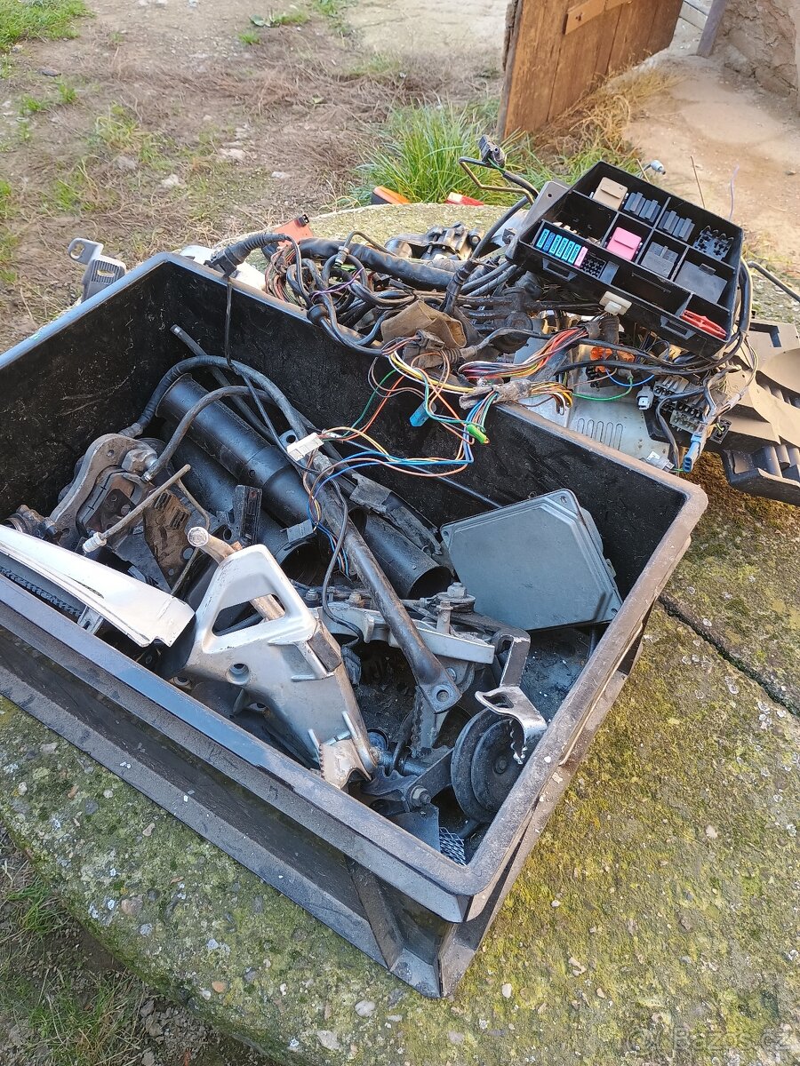 BMW r1100gs díly - 8