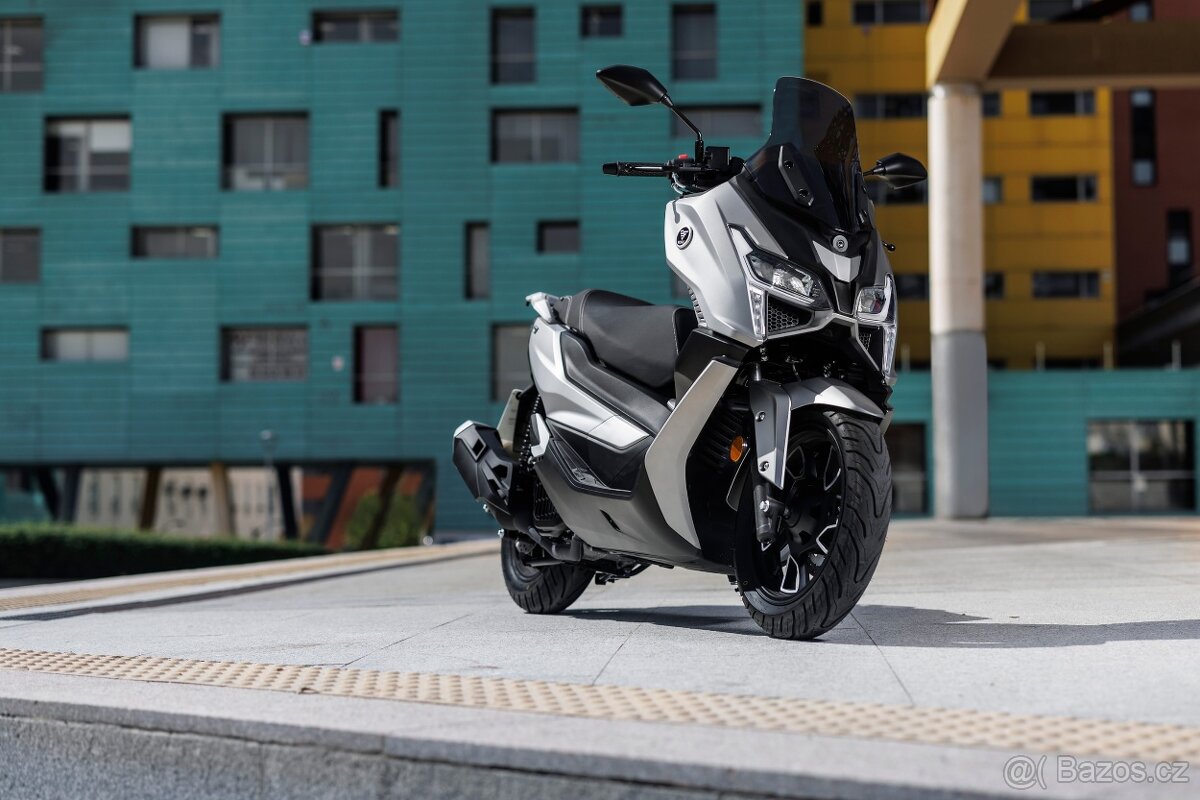 Skútr Voge SR1 125i GT SILVER - nový, záruka. - 8