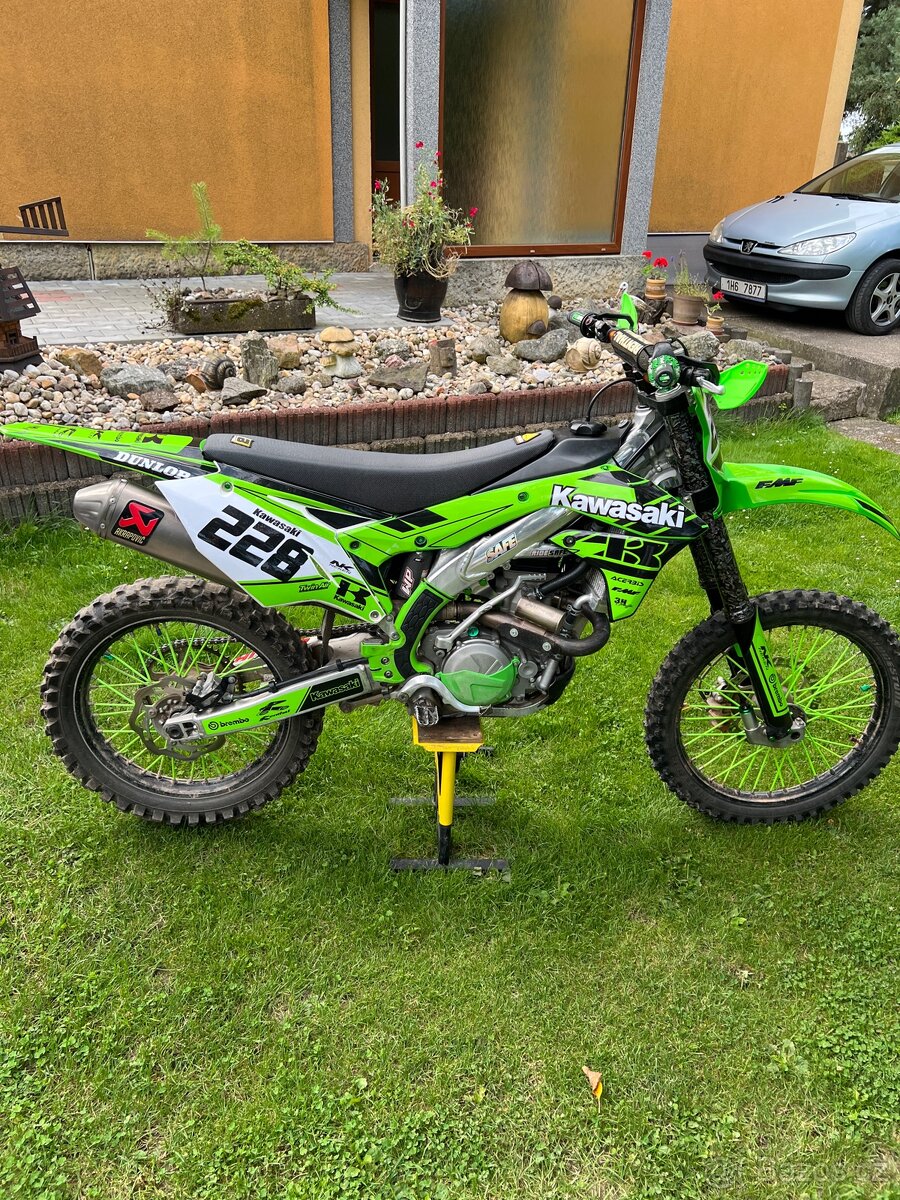 Kawasaki KXF 450 – výborný stav, připravená na sezónu - 8