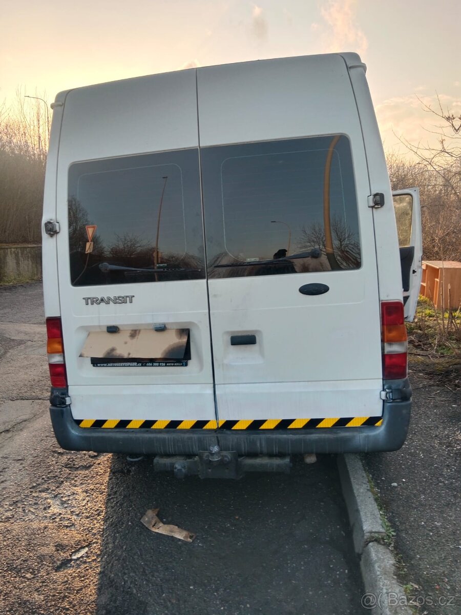 Ford Transit T350 – 9 míst - 8