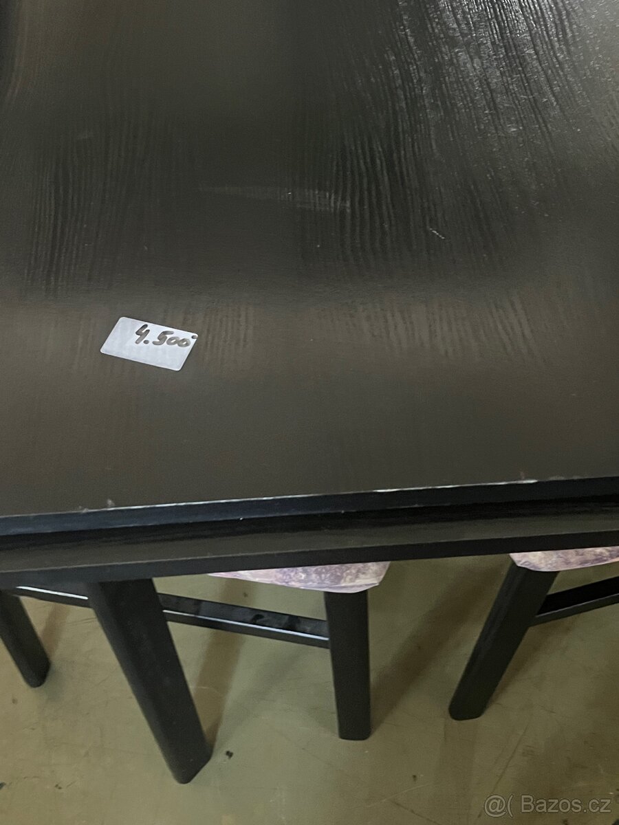 Jídelní stůl se židlemi - 8