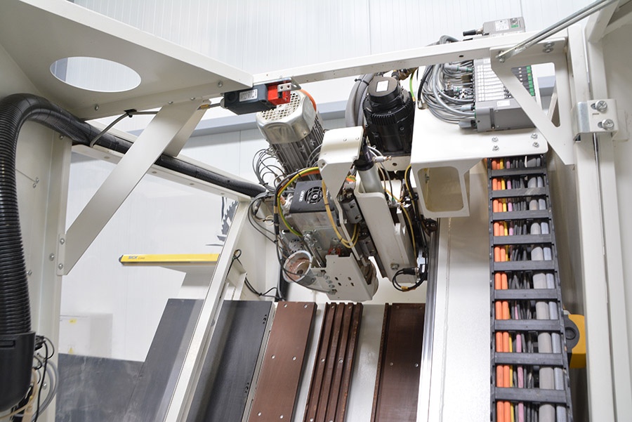 6458 - FRÉZOVACÍ A VRTACÍ OBRÁBĚCÍ CENTRUM SCM CYFLEX F900 - 8