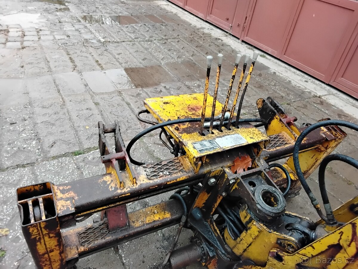 Podkop na smykoví nakladač - 8