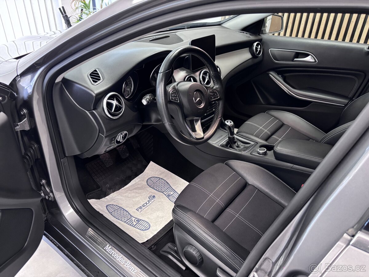Mercedes-Benz GLA 1,6 180 - 8