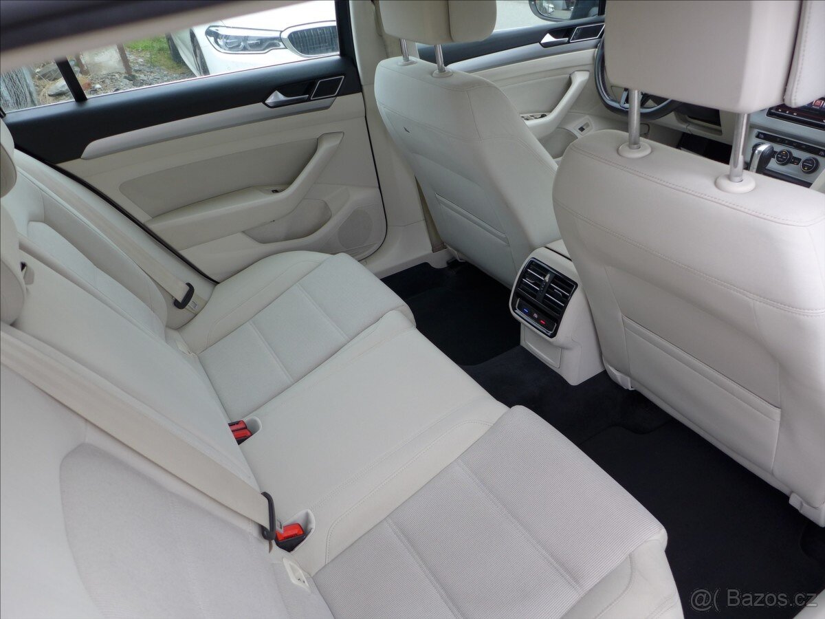 Volkswagen Passat 1,6 TDI COMFORTLINE, NAVI - 8