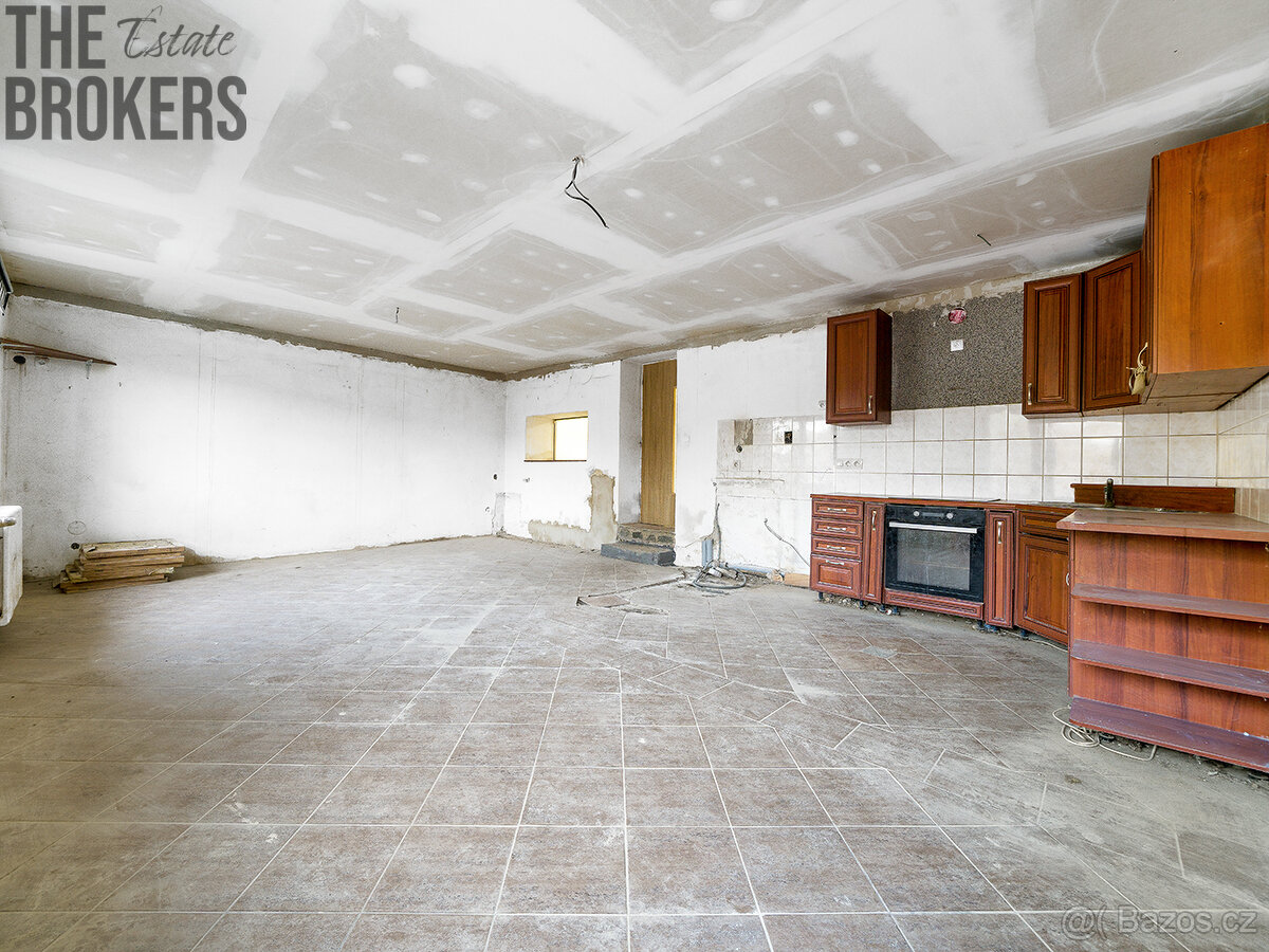 Prodej domu Lovčice u Kyjova - 8