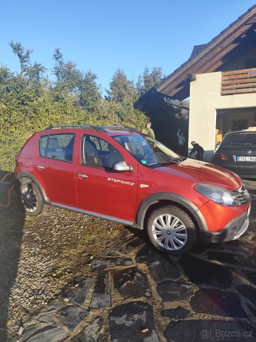 DACIA SANDERO STEPWAY 1,6 kw - 8