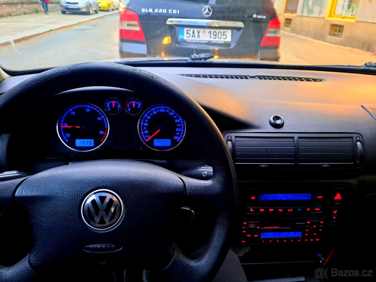VW PASSAT VARIANT COMBI 1.9.TDI 2004 - 8
